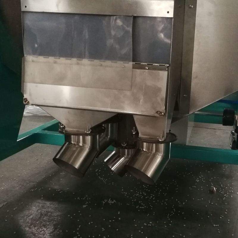 AI搭載ゴマ色選別機、最大18トン/時。